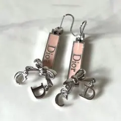 Dior リボン CDロゴ ピアス ピンクストーン - メルカリ