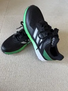 美品　adidas アディダス 軽量メッシュ素材 スニーカー 21cm