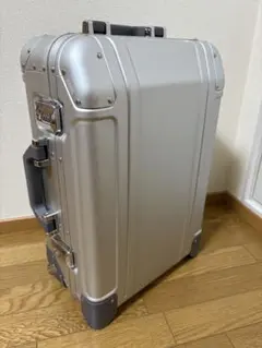 ゼロハリバートン ZERO HALLIBURTON 2輪 スーツケース アルミのサムネイル