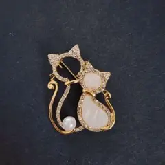 1点のみ ブローチ 寄り添う猫のブローチ ネコ 愛猫