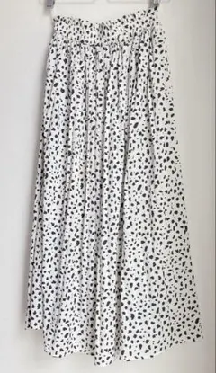 春秋に活躍✨フレアスカート ロングスカート【Ｍ】ホワイトダルメシアン柄