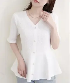 ケーブル編みペプラムニットのサムネイル