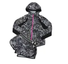 アンダーアーマー　ウインドブレーカー&ショートパンツ　レディース