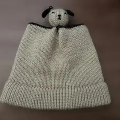 犬の頭部付きニット帽 クリーム色