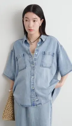 美品　セルロースデニムシャツのサムネイル