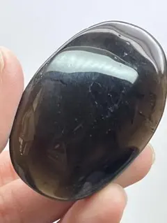 天然石　スモーキークォーツ　濃いめ　パーム　握り石　邪気払い⭐️1696