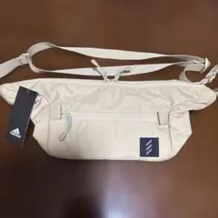 adidas ボディバッグ ベージュ