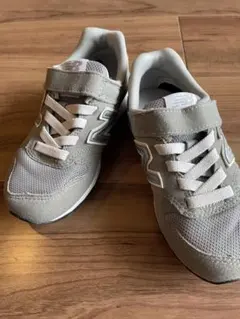 New Balance キッズスニーカー