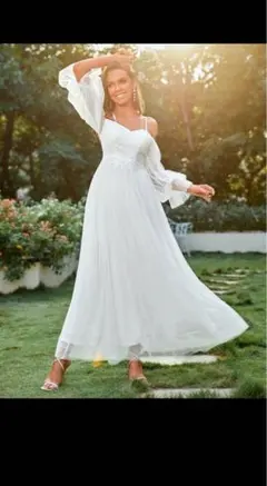 アップリケコントラストスパンコールコールドショルダーフラウンススリーブドレス