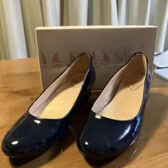 ネイビーエナメルパンプス