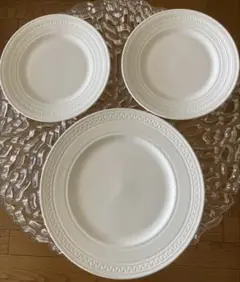 WEDGWOOD INTAGLIO ボーンチャイナプレート27と20cmセット