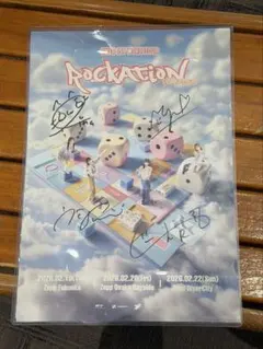 QWER ROCATION VIP サイン入りポスター QWER ROCKATION in JAPANサイン入りポスター &スローガン - メルカリ