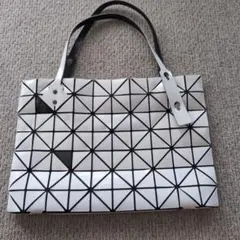 BAO BAO ISSEY MIYAKE トートバッグ ホワイト　ジャンクのサムネイル