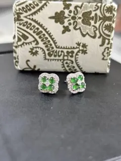 「新品」ミャンマー産天然翡翠　四つ葉クローバーなピアス
