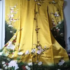 【和装】レディース(女性用)お着物 黄土色の花柄振袖 成人式 大きめ