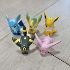 ポケモンびっくらたまご　サンダース　グレイシア　ブラッキー　エーフィ　リーフィア