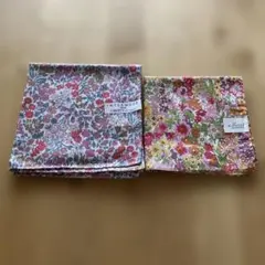 LIBERTY 花柄ハンカチ 2枚セット