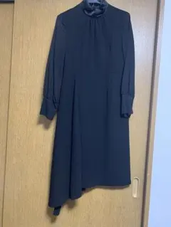 PEELSLOWLY アシンメトリーワンピースのサムネイル