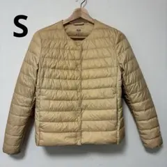ユニクロ　レディース　ウルトラライトダウン　S ベージュ　クリーム　ノーカラー