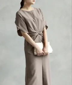 AIMER ウエストタック袖付きIラインドレス　結婚式　二次会　モカ　ブラウン