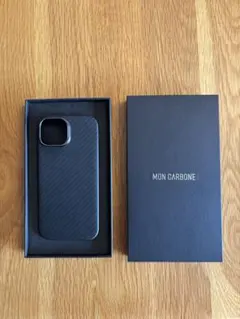 MON CARBONE カーボンファイバー iPhone15用ケース