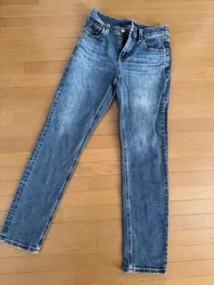 UNIQLO ブルーデニム ストレートパンツ