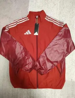 adidas ウインドブレーカー レッド L　定価9350　ピステ