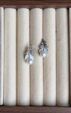 【フォロワー様感謝祭・オークション】天然淡水真珠×シェル彫刻 羽根ピアス