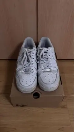 Nike Air Force 1 ホワイトスニーカー