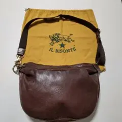 イルビゾンテ　ナスカン付きレザーショルダーボディバッグ　ダークブラウン　保存袋