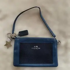 COACH ポーチ リストレット ブルー ネイビー チャーム付き