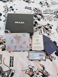 【新品 未使用】PRADA　二つ降りコンパクト財布　1ML050 トライアングル