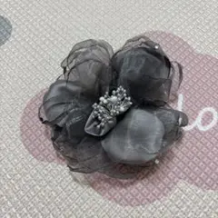 コムサイズム　コサージュ ブローチ グレー フラワー 卒業式 入学式 セレモニー