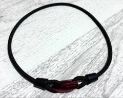 Phiten ネックレス ブラック×レッドのサムネイル