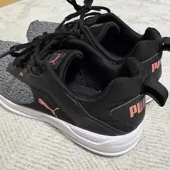 PUMA スニーカー　レディース