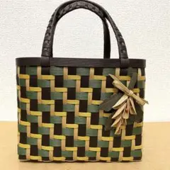 編み込みかごバッグ　緑　黄　ハンドバック　花モチーフ　ハンドメイド　エコクラフト