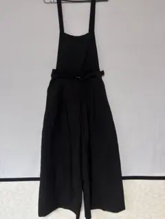 黒いサロペット ベルト付き