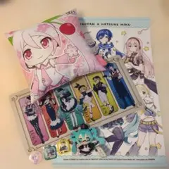 初音ミク さくらミク　クッション　デスクマット　ぬいぐるみ　タペストリー　セット