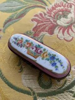 Item thumbnail for item a9d87c4f-baeb-4cb7-bd5c-03c2666ce608