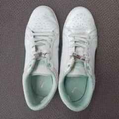 PUMAレディーススニーカー23cm白黒カスタム靴のサムネイル
