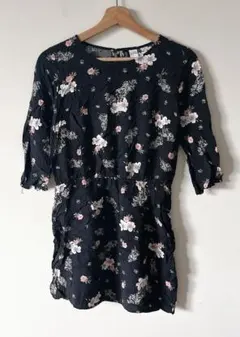 H&M DIVIDED フラワー 総柄 ミニワンピース 七分袖 黒【S〜M】のサムネイル