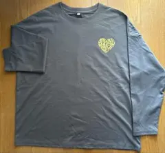 ハートの模様が可愛い 長袖 Tシャツ グレー M 新品未使用品