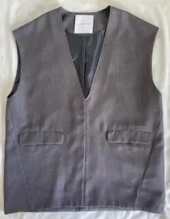 SHIPS quaranciel グレー Vネックベスト