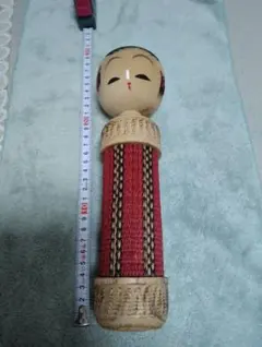E-4【希少】昭和レトロ こけし 創作こけし 26.5cm 赤 木工芸 民芸品