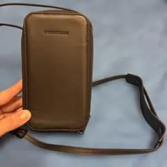 新品　EMPORIO ARMANI スマホショルダーバッグ