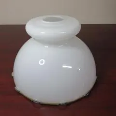 電傘 昭和レトロ 乳白色ガラス 花弁縁 ガラス 縁色のせ