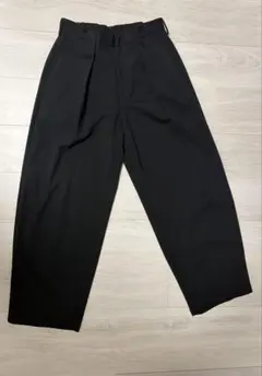 GU ストレートパンツ（黒）