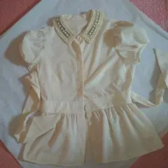 CECIL McBee セシルマクビー　パール装飾付きクリーム色ブラウス