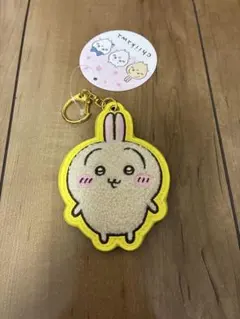 ちいかわ　もこもこサガラ刺繍キーホルダー　うさぎ