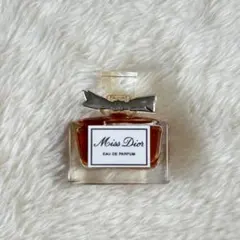 Miss Dior Eau de Parfum ミニボトルのサムネイル